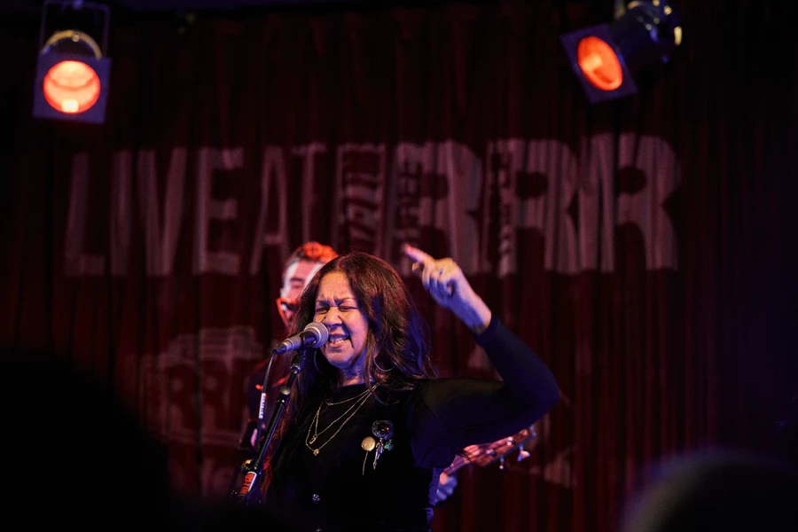 Vika & Linda Live at RRR 6