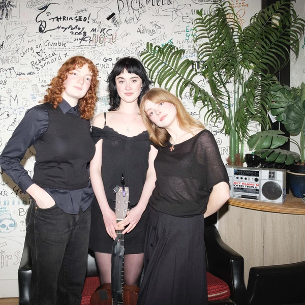 Folk Bitch Trio Live at RRR 1