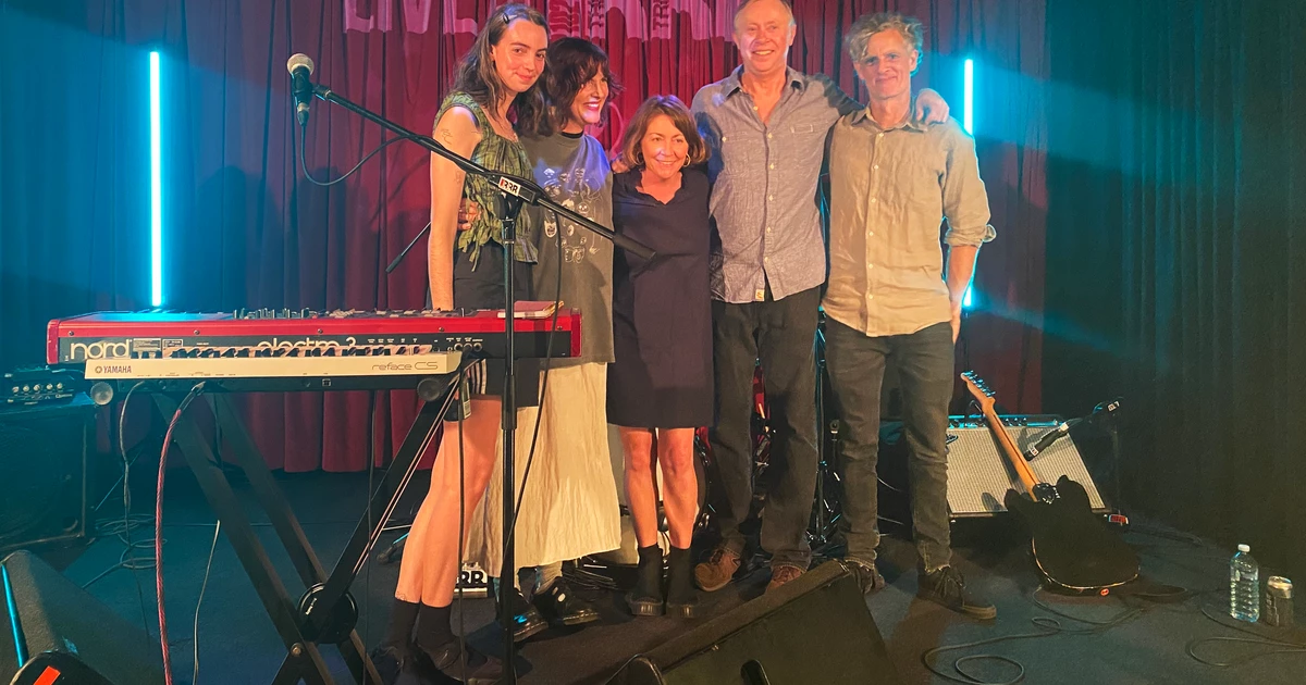 Articles: Photo Gallery: Mess Esque Live at RRR — Triple R 102.7FM ...