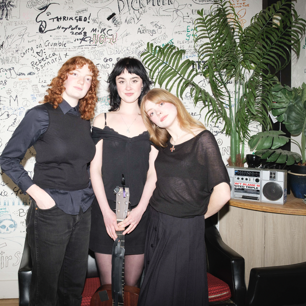 Folk Bitch Trio Live at RRR 1