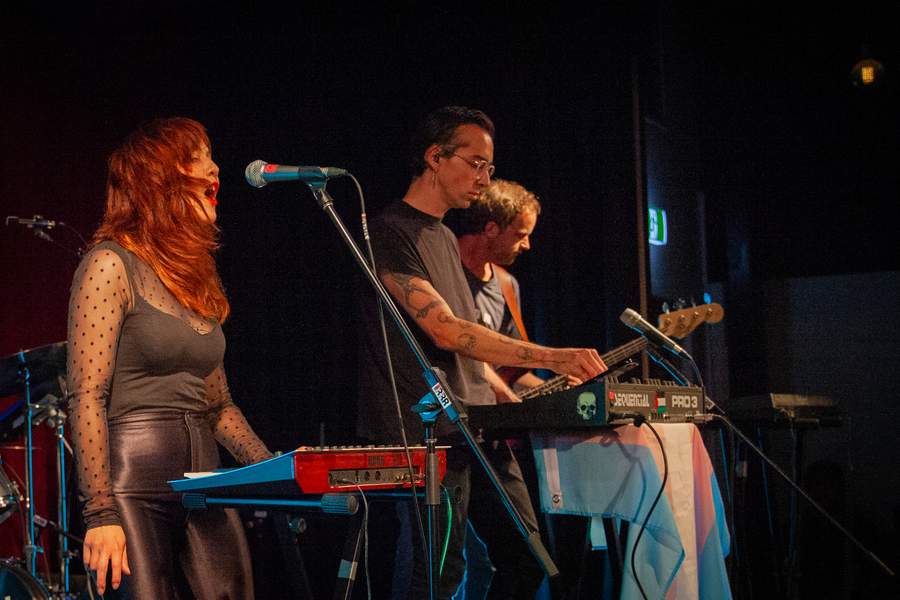 screensaver Live at RRR 5