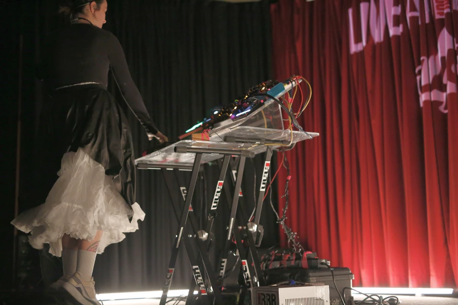 Ela Minus Live at RRR 3