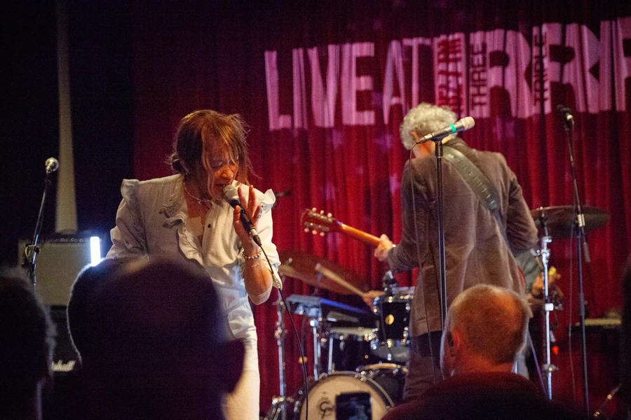 Blonde Redhead Live at RRR 9