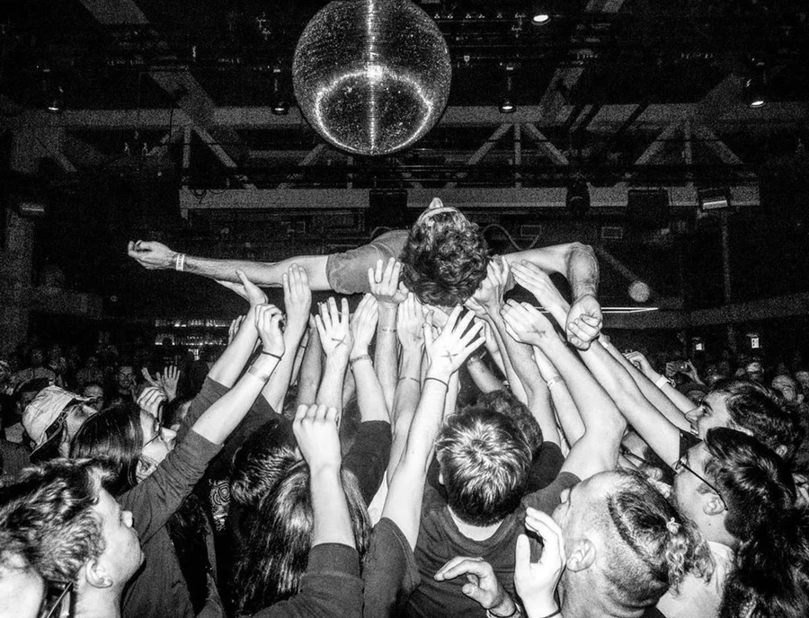 Tropical Fuck Storm Live Photo