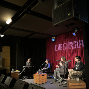 Lit Glit Salon 1
