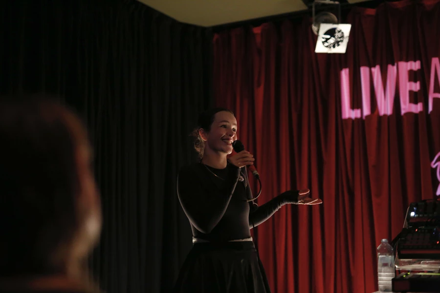 Ela Minus Live at RRR 11