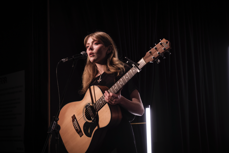 Folk Bitch Trio Live at RRR 4