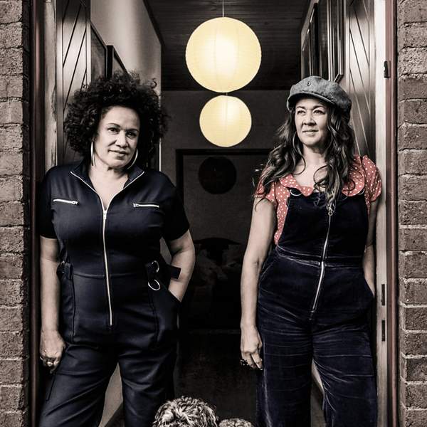 Vika And Linda Bull Sunday