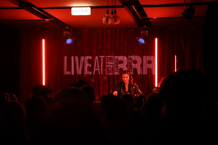 Live at RRR: RONA. 3