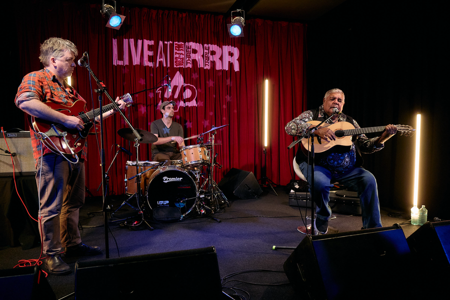 Roger Knox Live at RRR 11