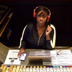 Eva Lubulwa How I Do My Show 1