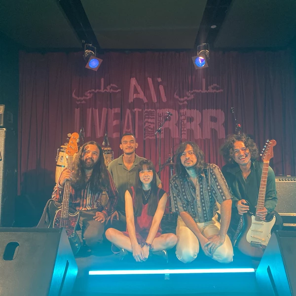 Articles: Photo Gallery: Ali Live at RRR — Triple R 102.7FM, Melbourne ...