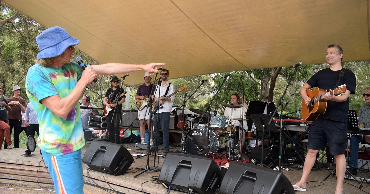 Articles: Grilled, But Not Forgotten — Triple R 102.7FM, Melbourne ...
