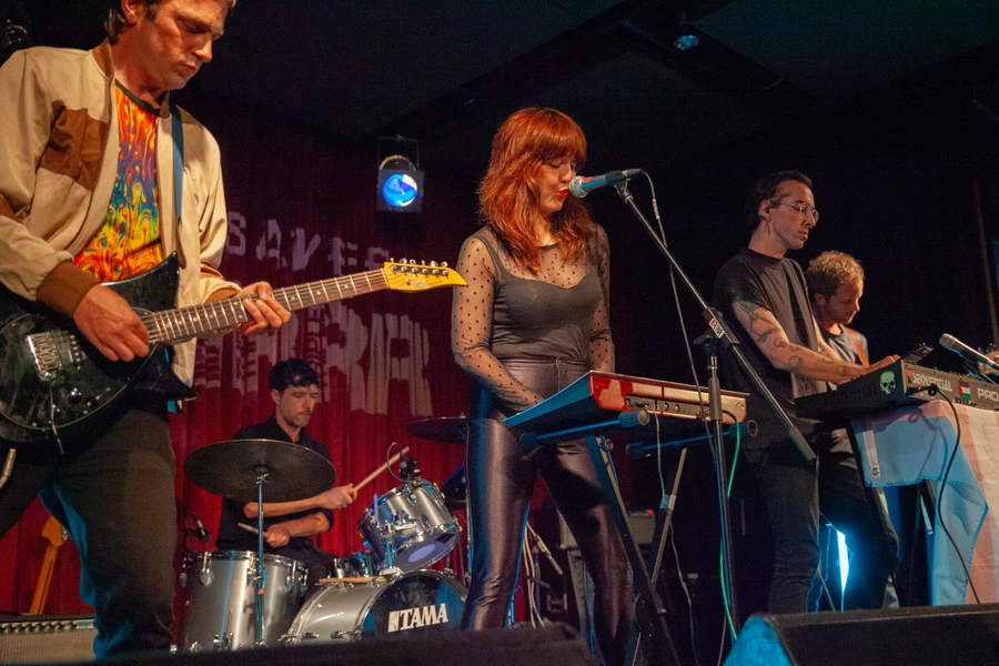 screensaver Live at RRR 6