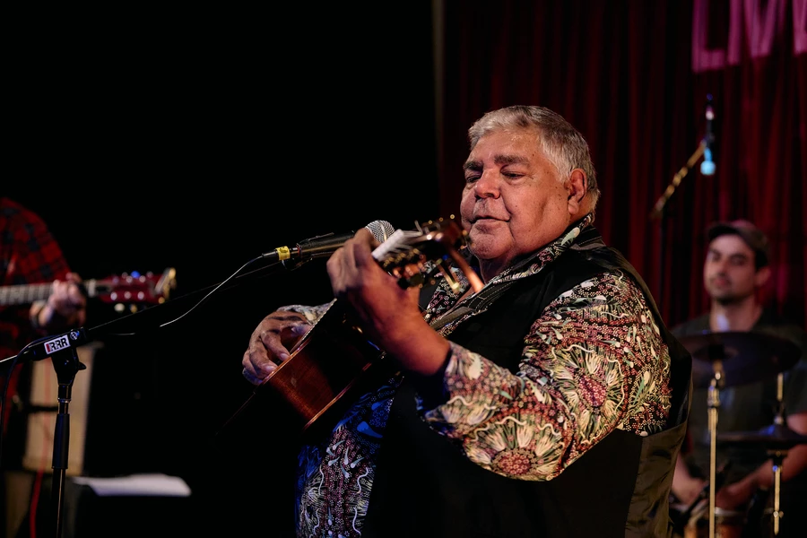Roger Knox Live at RRR 3