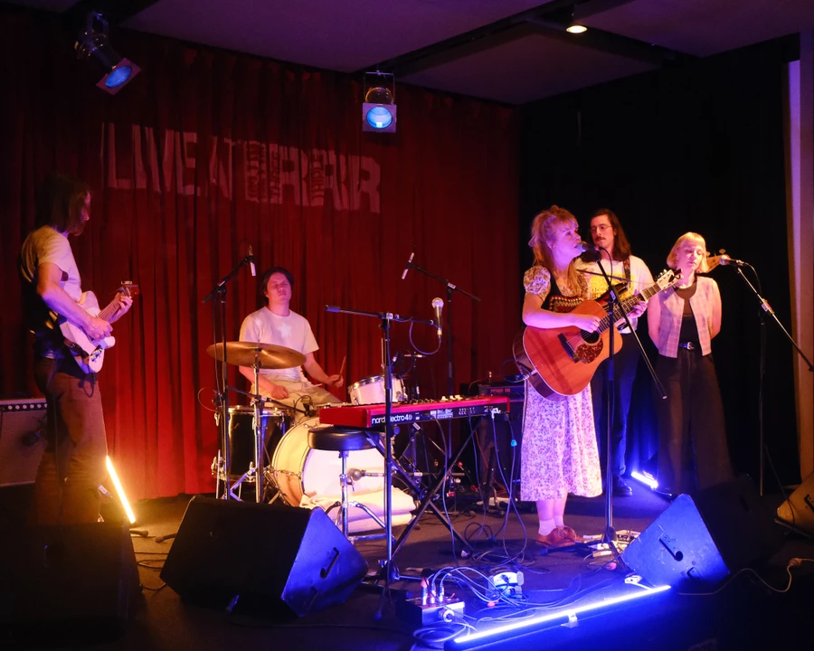 Leah Senior Live at RRR 7