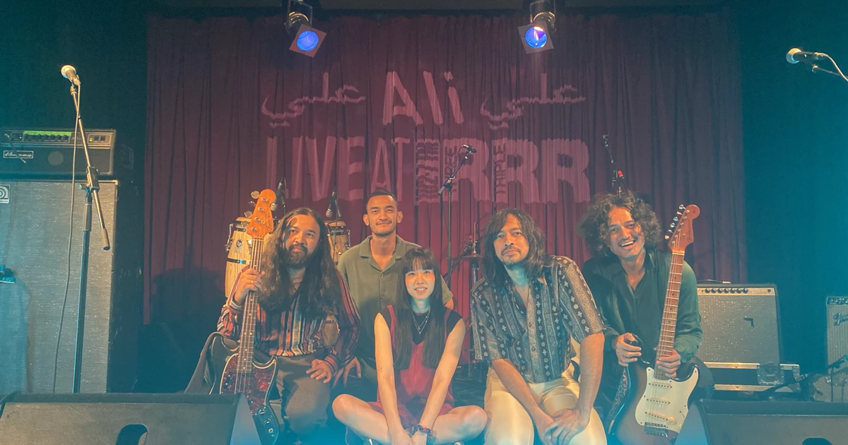 Articles: Photo Gallery: Ali Live at RRR — Triple R 102.7FM, Melbourne ...