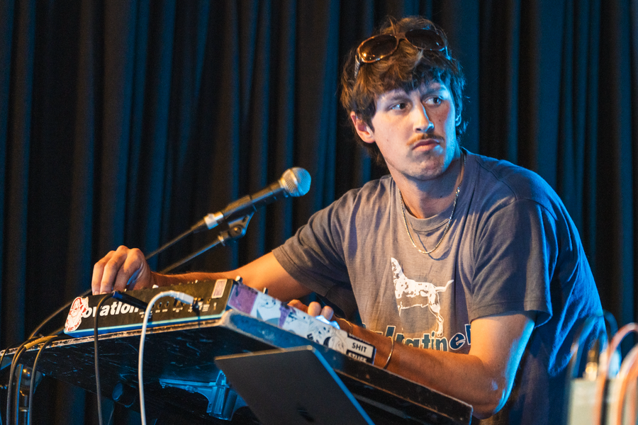 Birdsnake Live at RRR 8