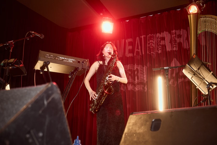 Rainbow Chan Live at RRR 8