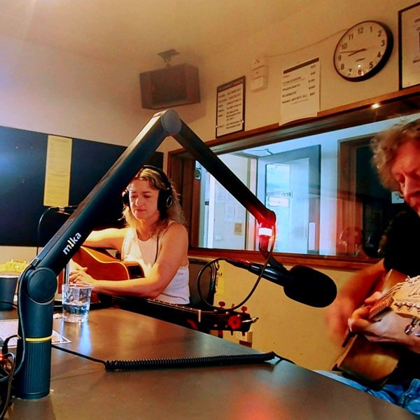 Vital Bits: Julia Deans and Jonnie Goes To Church Come Together