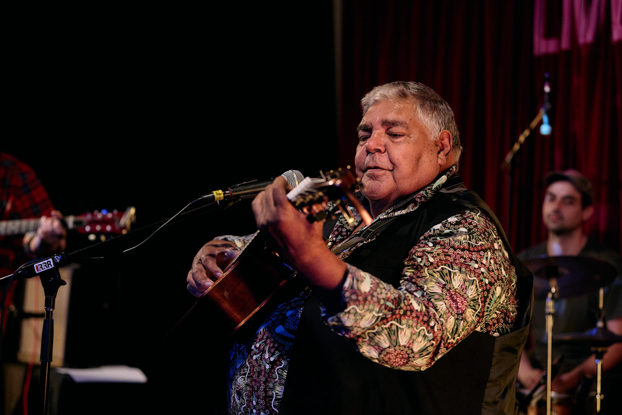 Roger Knox Live at RRR 3