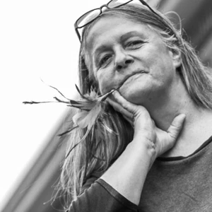 Dr. Vicki Couzens