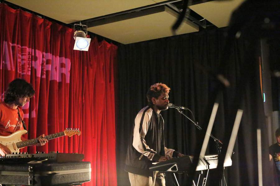 Drifting Clouds Live at RRR 04