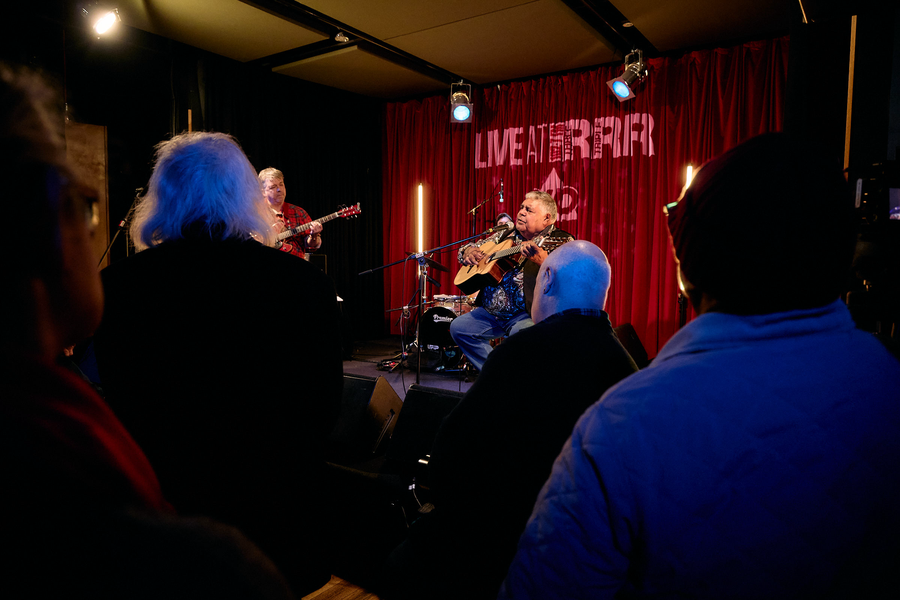 Roger Knox Live at RRR 8