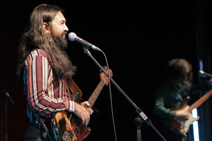 Articles: Photo Gallery: Ali Live at RRR — Triple R 102.7FM, Melbourne ...