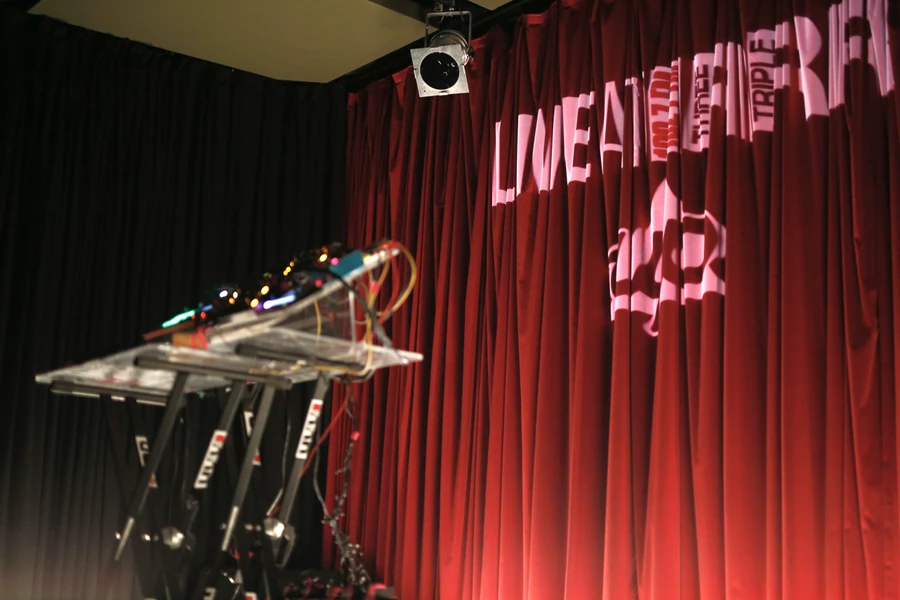 Ela Minus Live at RRR 2