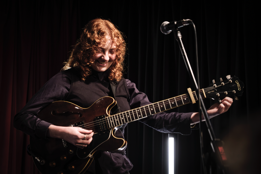 Folk Bitch Trio Live at RRR 8