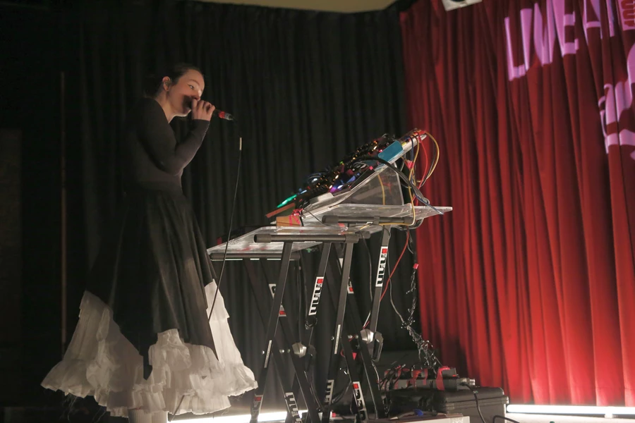 Ela Minus Live at RRR 4