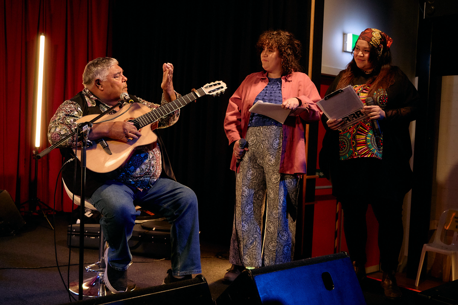 Roger Knox Live at RRR 12