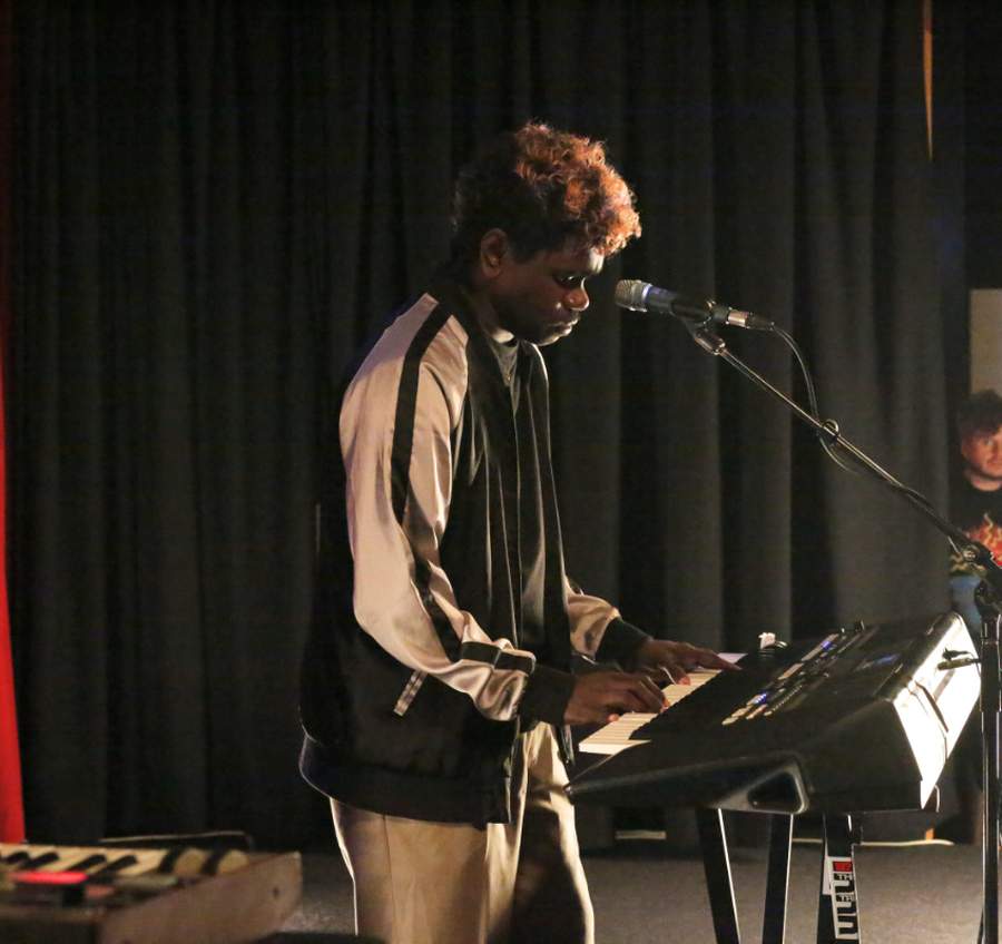 Drifting Clouds Live at RRR 03